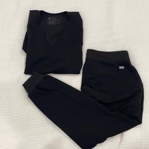 Black Figs Scrub Set